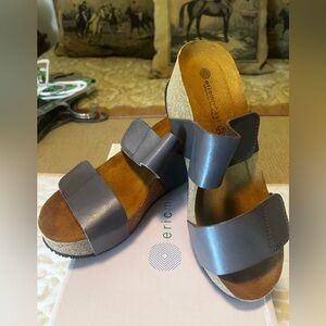 Eric Michael Womens Lily Sandal Size 38 7 Gray Leather Strap Slide Cork Wedge